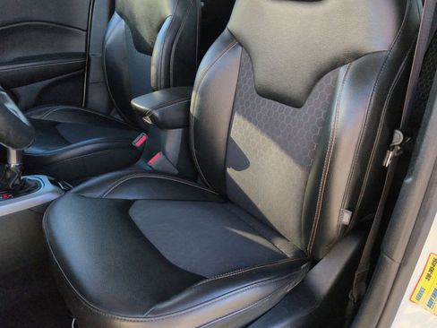 Used 2018 Jeep Compass Latitude w/ Popular Equipment Group image 17