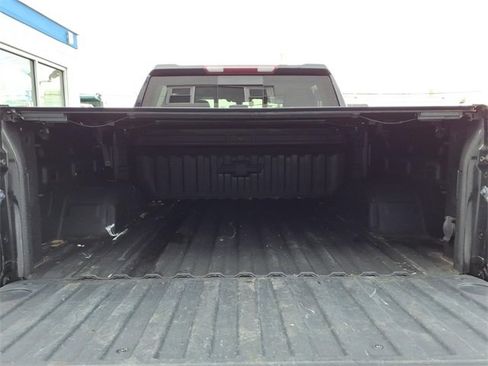 Used 2021 Chevrolet Silverado 1500 LT Trail Boss w/ Convenience Package II image 18