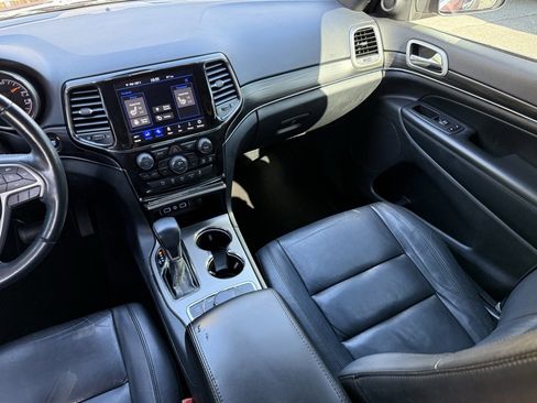 Used 2021 Jeep Grand Cherokee Limited w/ Trailer Tow Group IV image 31