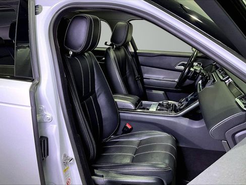 Used 2019 Land Rover Range Rover Velar S image 28