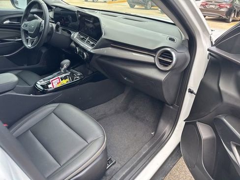 Used 2025 Chevrolet Trax ACTIV w/ Driver Confidence Package FWD image 14