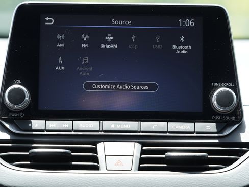 Used 2025 Nissan Altima 2.5 S FWD image 25