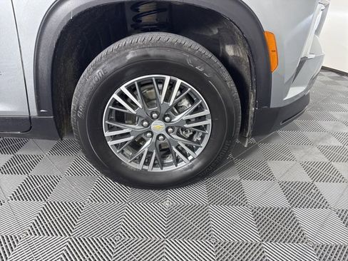 Used 2024 Chevrolet Traverse LT image 10