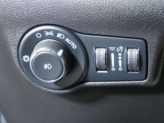 Certified 2023 Jeep Compass Limited w/ Sun and Sound Group AWD/4WD image 25