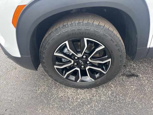 Used 2024 Chevrolet TrailBlazer ACTIV w/ Convenience Package image 9