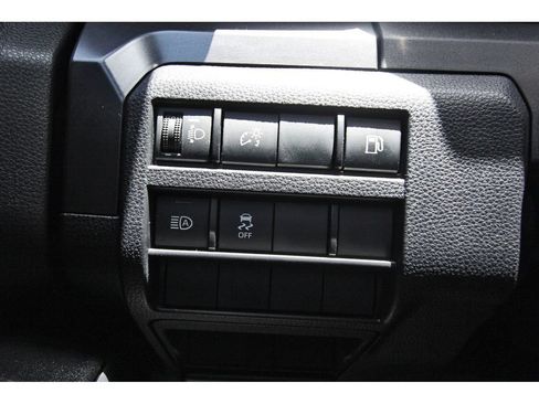 Used 2025 Toyota 4Runner SR5 AWD/4WD image 19