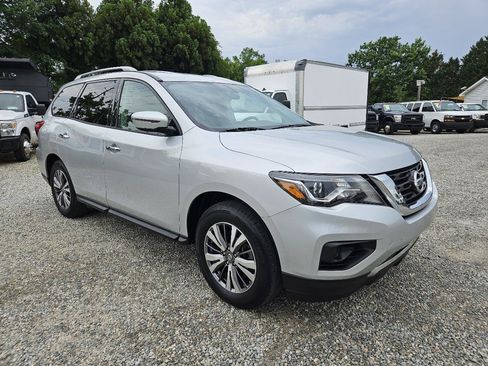 Used 2019 Nissan Pathfinder S AWD/4WD image 7