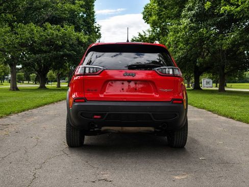 Used 2019 Jeep Cherokee Trailhawk w/ Cold Weather Group AWD/4WD image 4
