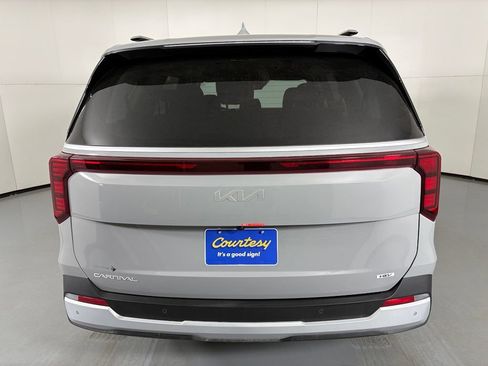 New 2026 Kia Carnival EX FWD image 7