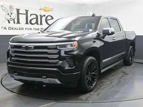 Used 2025 Chevrolet Silverado 1500 High Country AWD/4WD image 7