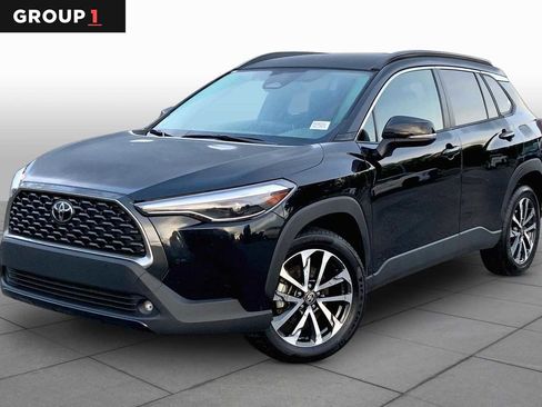 Used 2024 Toyota Corolla Cross XLE FWD image 1