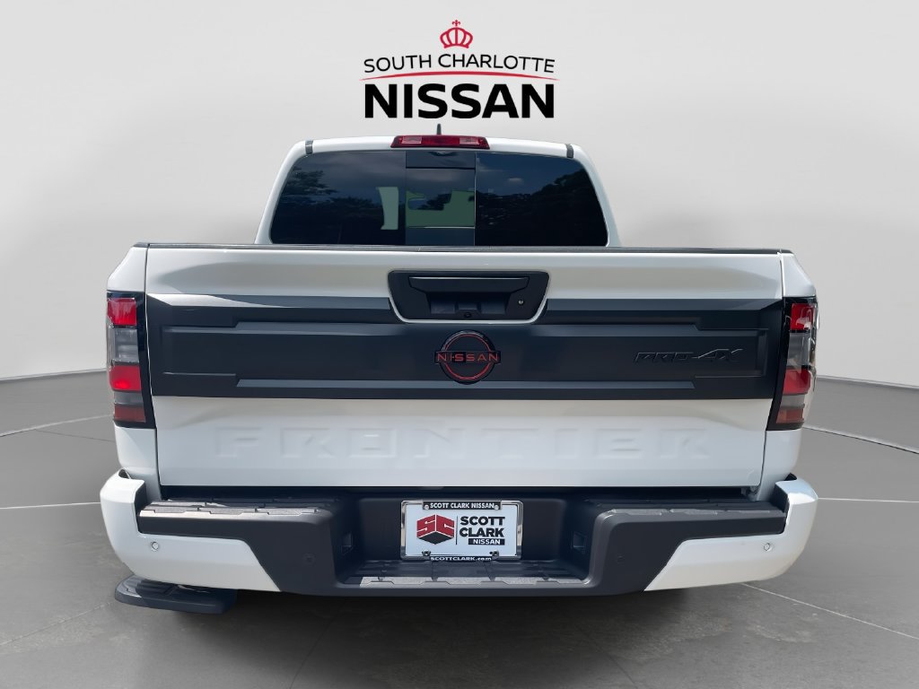 Used 2025 Nissan Frontier PRO-4X AWD/4WD image 5
