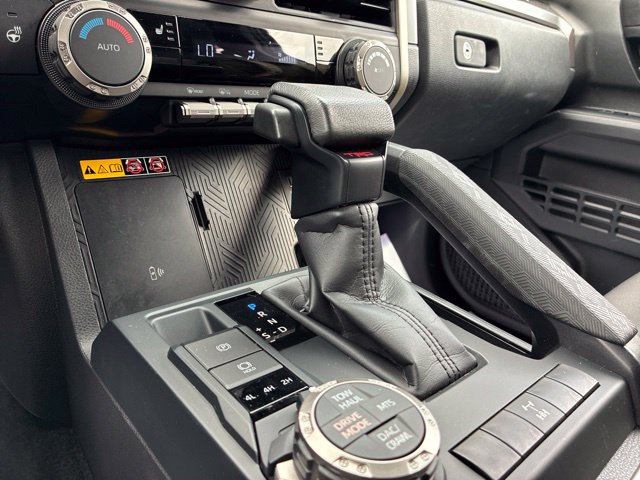 Used 2025 Toyota Tacoma TRD Off-Road w/ TRD Off Road Upgrade Package AWD/4WD image 31