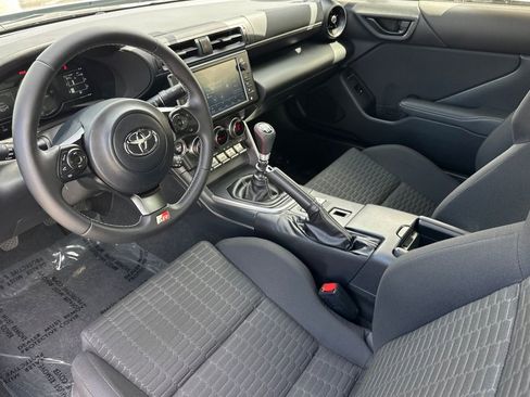 Used 2023 Toyota GR86 RWD image 10