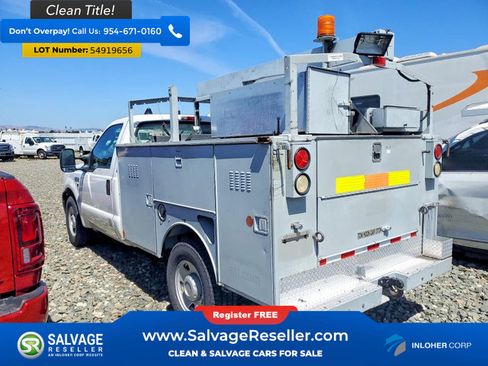 Used 2006 Ford F350 2WD Regular Cab Super Duty image 3