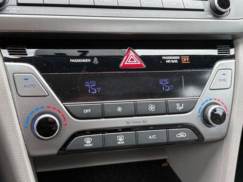 Used 2017 Hyundai Elantra SE w/ SE A/T Tech Package 03 FWD image 13