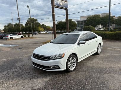 Used 2016 Volkswagen Passat 1.8T w/ Lighting Package