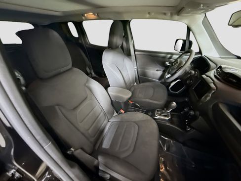 Used 2020 Jeep Renegade Latitude w/ Safety & Security Group II image 29