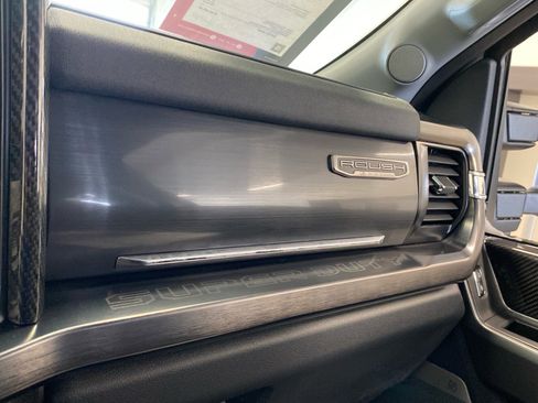 New 2026 Ford F250 Lariat w/ Black Appearance Package image 29