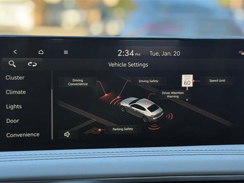 Used 2025 Genesis G70 2.5T image 36