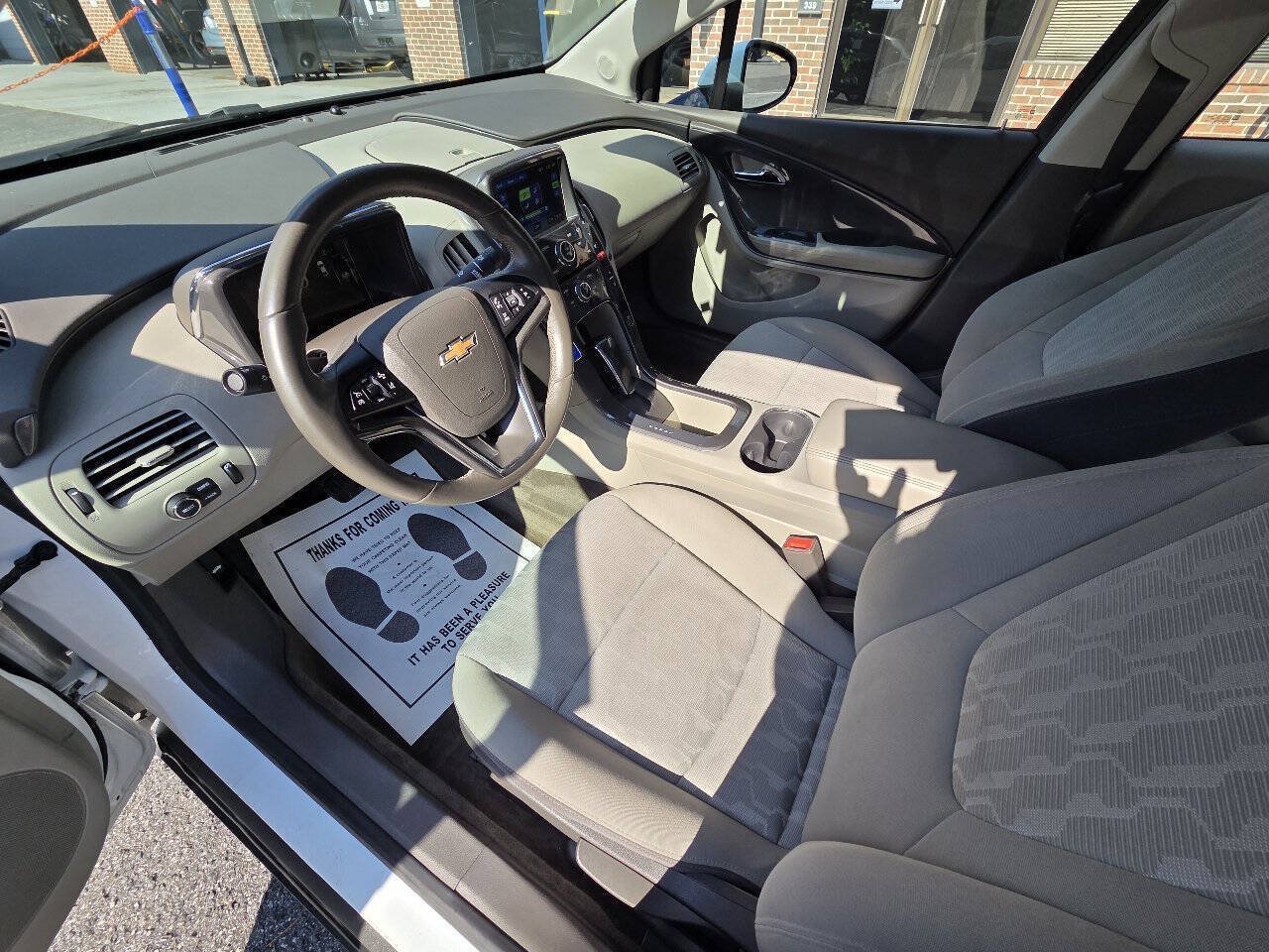 Used 2013 Chevrolet Volt w/ Enhanced Safety Package 2 FWD image 10