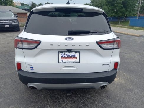 Used 2022 Ford Escape SE w/ Convenience Package AWD/4WD image 2