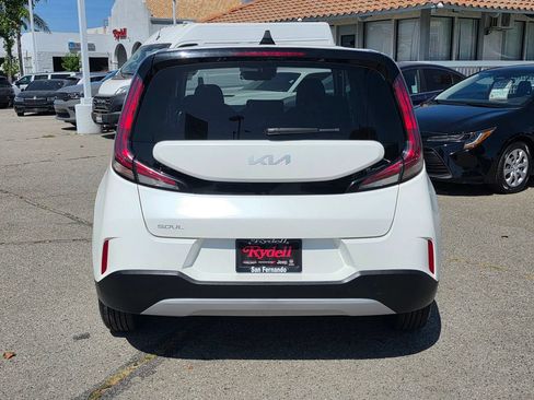 Used 2024 Kia Soul LX w/ Option Group 015 FWD image 7