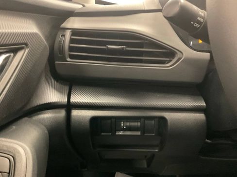 Used 2024 Subaru Crosstrek 2.5i Limited w/ Crosstrek Mirror Package AWD/4WD image 12