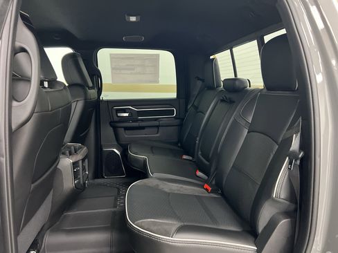 New 2026 RAM 2500 Laramie AWD/4WD image 9