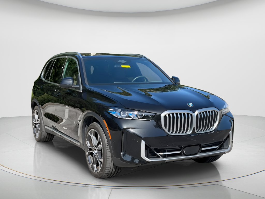 Certified 2024 BMW X5 xDrive40i w/ Premium Package AWD/4WD image 3