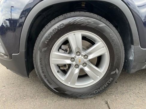 Used 2021 Chevrolet Trax LT w/ Driver Confidence Package image 10