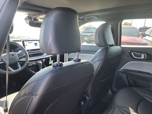 New 2026 Jeep Compass Limited image 12