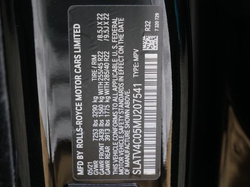 Certified 2021 Rolls-Royce Cullinan AWD/4WD image 33
