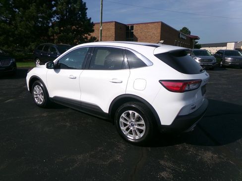 Used 2021 Ford Escape SE w/ Cold Weather Package AWD/4WD image 8
