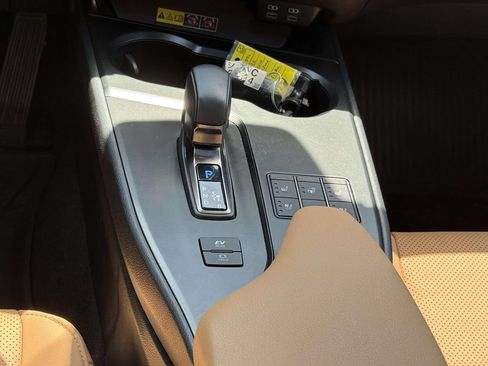 Used 2025 Lexus UX 300h AWD w/ Accessory Package (Z1) image 19