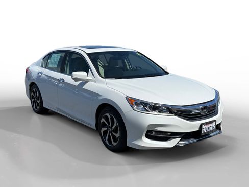 Used 2017 Honda Accord EX-L image 7