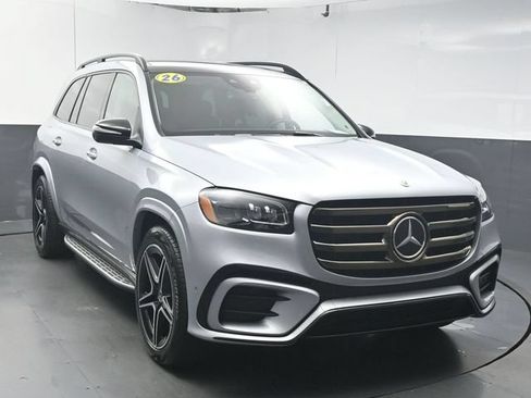 Used 2026 Mercedes-Benz GLS 450 4MATIC image 2