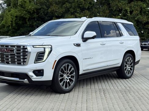 Used 2026 GMC Yukon Denali w/ Denali Reserve Package RWD image 2