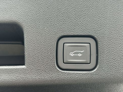 New 2026 Chevrolet Traverse Z71 w/ Driver Confidence Package image 18