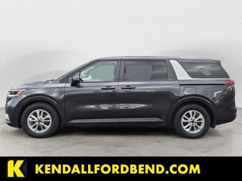 Used 2022 Kia Carnival LX image 2