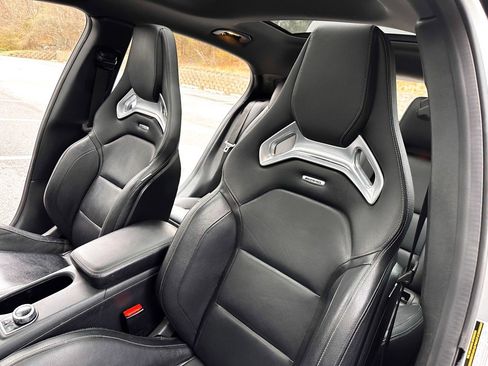 Used 2015 Mercedes-Benz GLA 45 AMG 4MATIC w/ Driver Assistance Package image 19