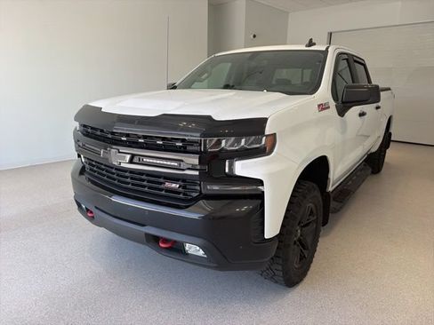 Used 2019 Chevrolet Silverado 1500 LT Trail Boss AWD/4WD image 3