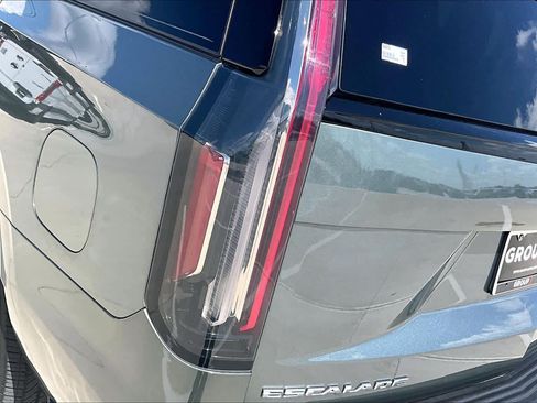 Used 2024 Cadillac Escalade Sport w/ Touring Package AWD/4WD image 27