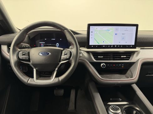 Used 2025 Ford Explorer ST-Line w/ ST-Line Street Pack image 22