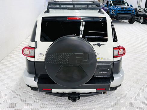 Used 2012 Toyota FJ Cruiser 2WD w/ Upgrade Pkg image 7