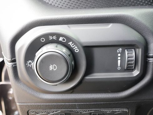 New 2026 Jeep Wrangler Unlimited Rubicon AWD/4WD image 26