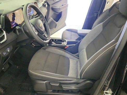 Used 2025 Chevrolet TrailBlazer LT AWD/4WD image 15