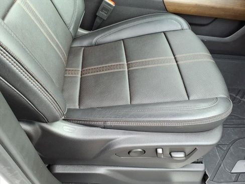 Used 2023 Chevrolet Silverado 1500 High Country w/ High Country Premium Package image 16