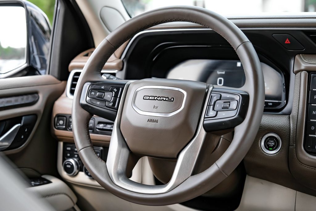 Used 2022 GMC Yukon Denali AWD/4WD image 15