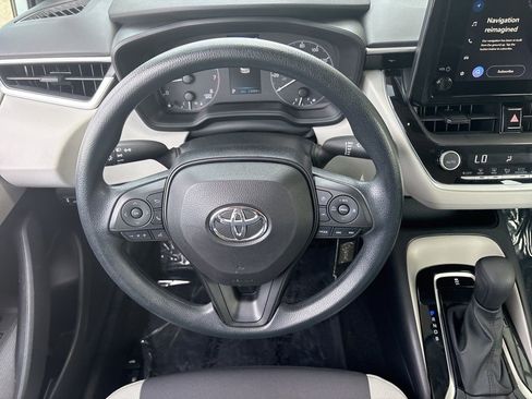 Used 2023 Toyota Corolla LE FWD image 17